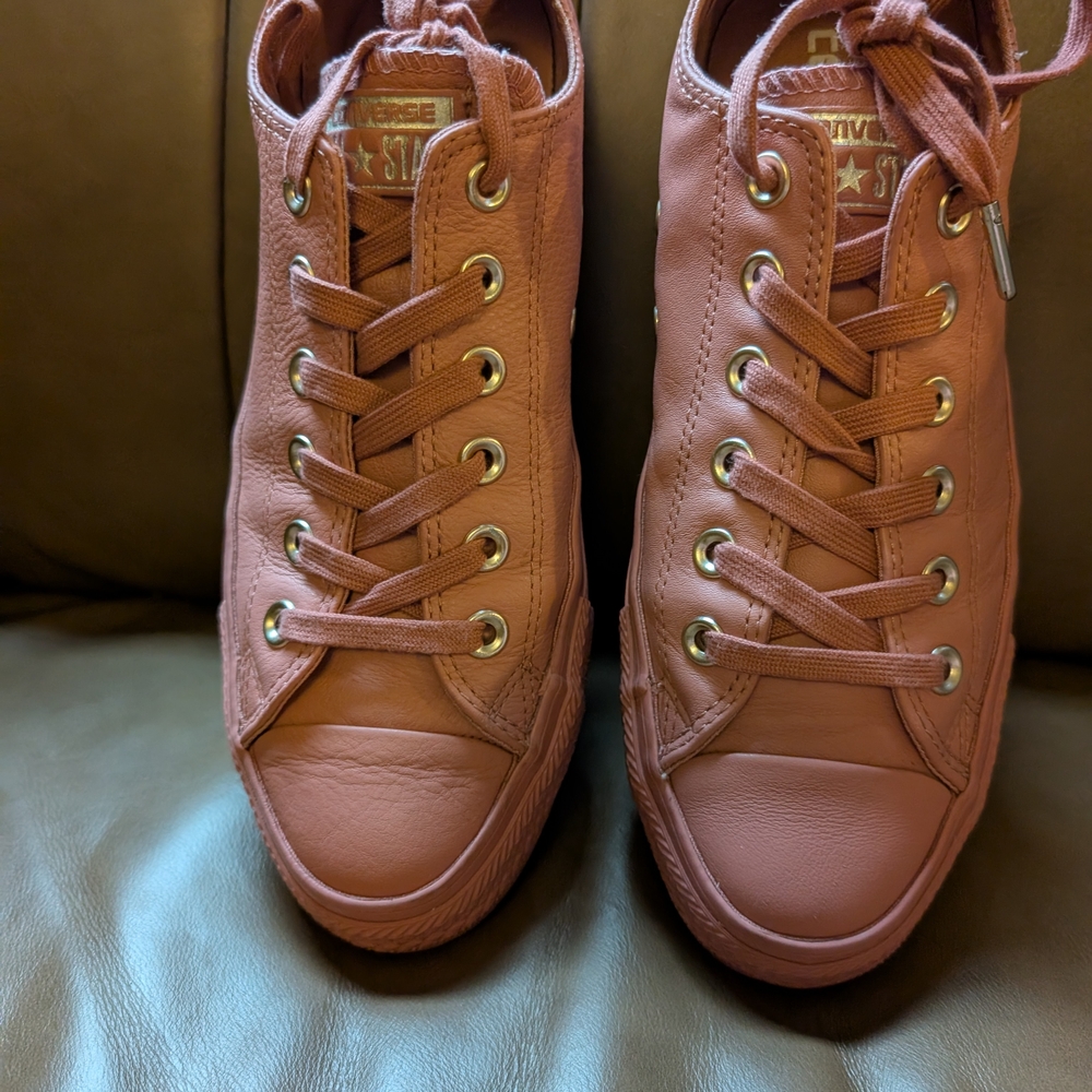 Converse Women's Pink Sneakers